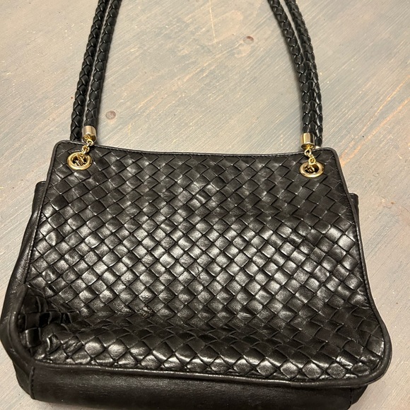 Bottega Veneta Handbags - Bottega Veneta Classic intrecciato vintage
 bag❤️